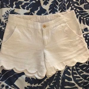 Lilly Pulitzer White Buttercup Short Size 00